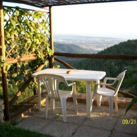 Casa Vacanza Bel Panorama Collina Versilia Apartment